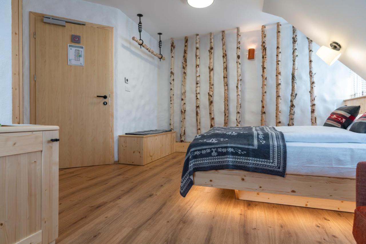 Guesthouse & Camping Danica Bohinj ภายนอก รูปภาพ