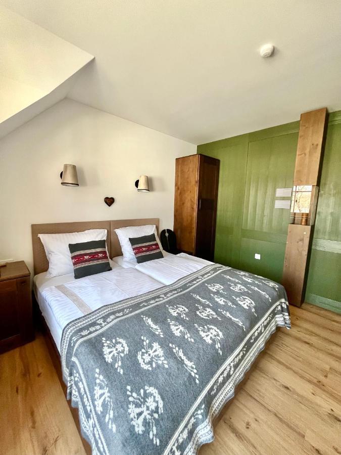 Guesthouse & Camping Danica Bohinj ภายนอก รูปภาพ